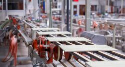 وزير الصناعة يناقش دعم قطاع السيراميك وزيادة التصدير