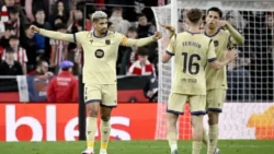 برشلونة يهزم إشبيلية في مباراة مثيرة بالدوري الإسباني