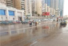 الإسكندرية ليلة شتوية قارصة وسط حالة من سقوط الأمطار ونشاط الرياح