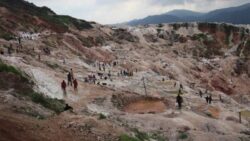 مص-رع 300 شخص بينهم 70 طفلا في انهيار أرضي بالكونغو الديمقراطية