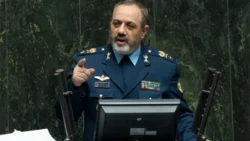 التلفزيون الإيراني: استشهاد وزير الدفاع الإيراني العميد عزيز نصير زاده