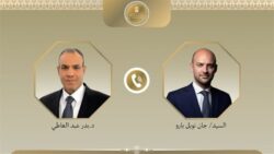 وزير الخارجية يبحث مع نظيره الفرنسي خفض التصعيد وتجنب حرب إقليمية