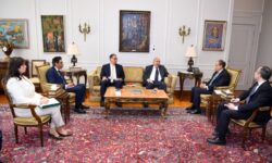 وزير الخارجية يلتقي رئيس اللجنة الوطنية لمكافحة ومنع الهجرة غير الشرعية.