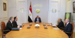 إجتمع الرئيس السيسى اليوم برئيس مجلس الوزراء ووزيرى الكهرباء والبترول.