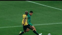 الأهلي يحسم ديربي جدة بثلاثية أمام الاتحاد ويواصل تصدر دوري روشن