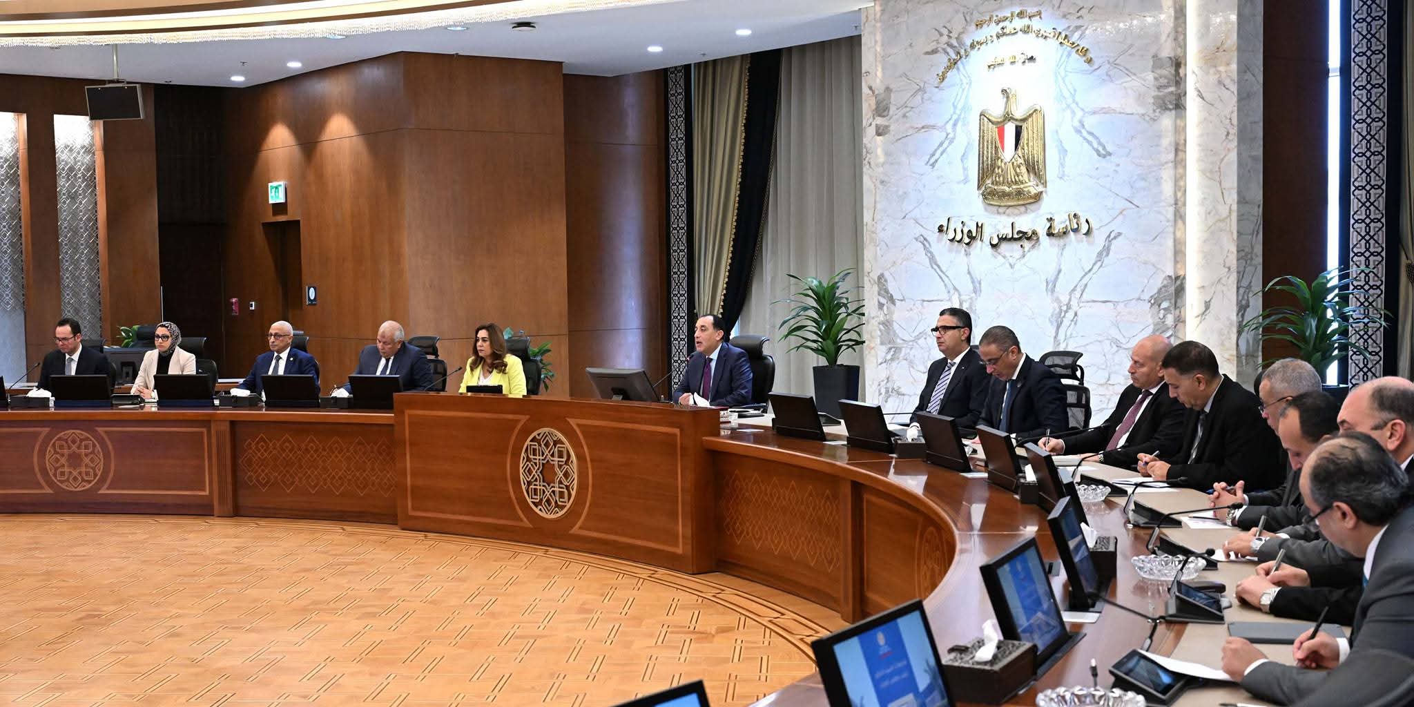 توجيهات الرئيس في إجتماع رئيس الوزراء بالمحافظين اليوم
