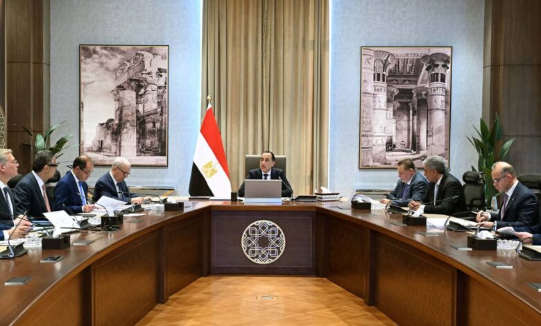 رئيس الوزراء يترأس اجتماع لجنة إدارة الأزمات المركزية لمتابعة تداعيات التصعيد العسكري بالمنطقة