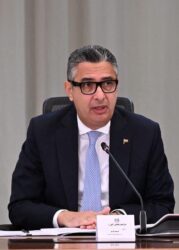 وزير التموين : 2 جنيه حدًا أقصى لسعر رغيف الفينو وزن 50 جراماً 