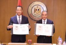 وزيرا الخارجية والاتصالات يبحثان التعاون في مجال التحول الرقمي وتطوير الخدمات القنصلية.