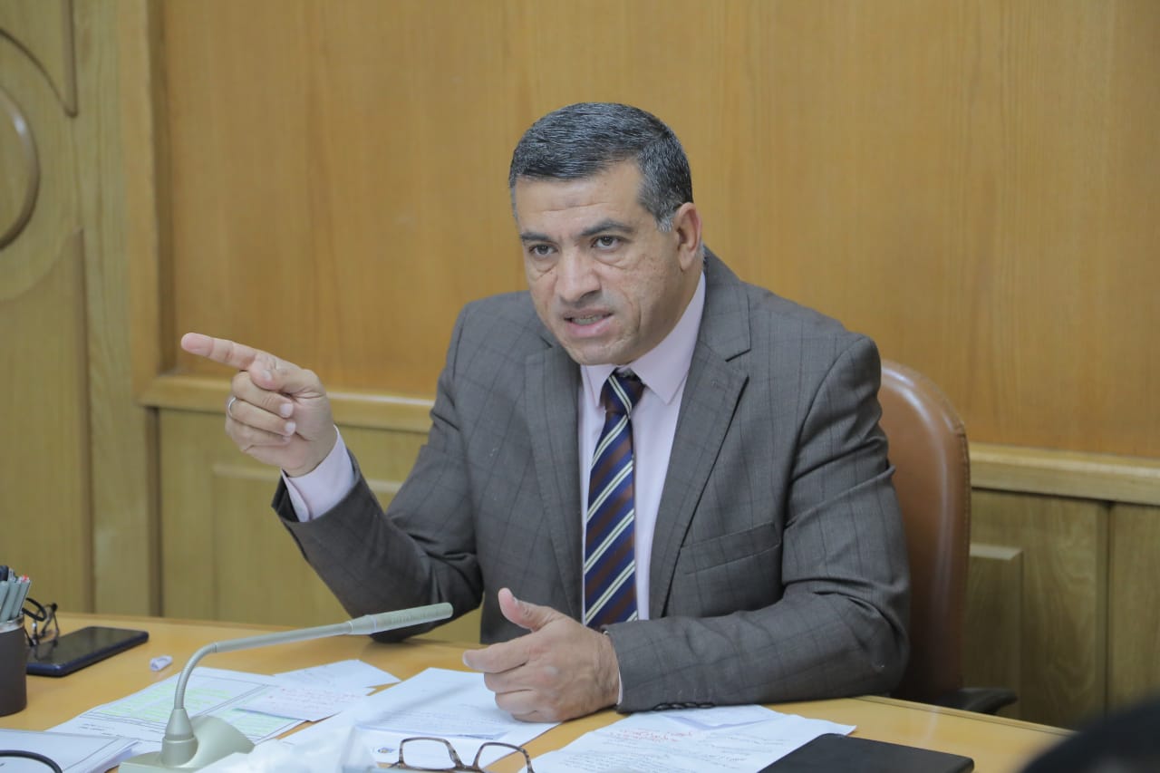 توزيع 48 ألف كرتونة سلع غذائية مقدمه من القوات المسلحة بقنا للأسر الفقيرة والأكثر احتياجا 