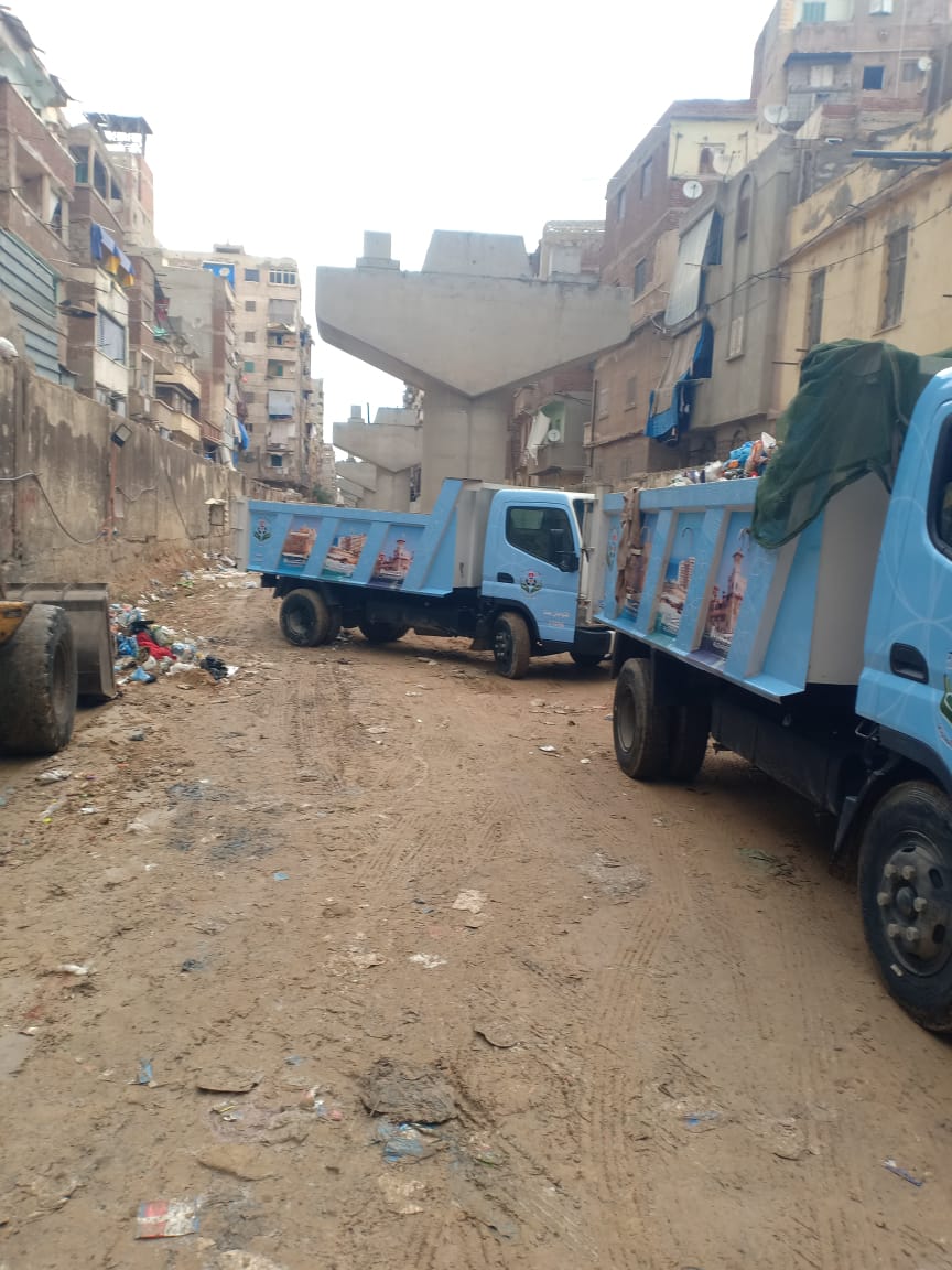 300 طن مخلفات تُزال في أيام.. تدخل حاسم يعيد الوجه الحضاري للمدينة