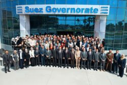 محافظ السويس يكرم اللواء دكتور طارق الشاذلي محافظ السويس السابق