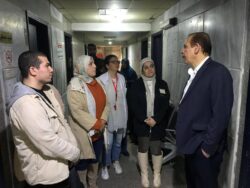 جولة مفاجئة لنائب وزير الصحة بمنشآت المعادي