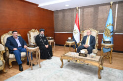 محافظ الغربية يستقبل الأنبا إغناطيوس ويؤكد تعزيز قيم المحبة والوحدة الوطنية