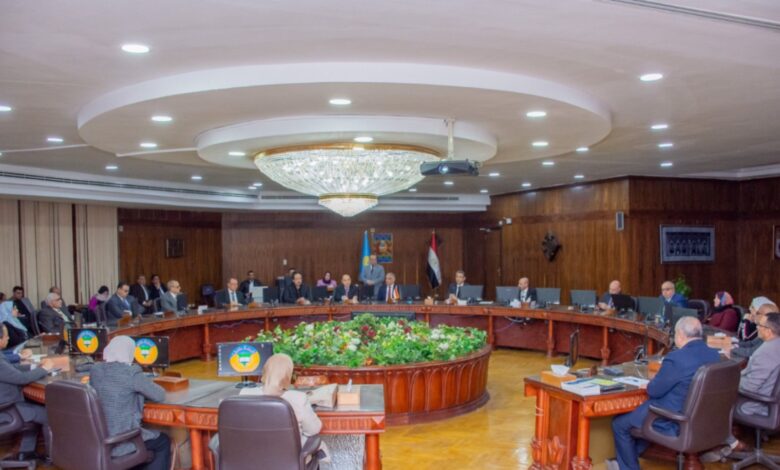 ترقية 11 أستاذاً و7 أساتذة مساعدين بهيئة التدريس بجامعة طنطا