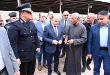 محافظ الغربية يتفقد موقفي الجلاء والجملة بطنطا لمتابعة الالتزام بالتعريفة 