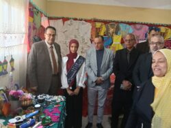 وكيل وزارة التربية والتعليم بالغربية يفتتح المعرض الفنى لتخصص الملابس الجاهزة والتريكو الآلى