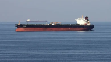 إيران:مضيق هرمز لن يفتح لاي بارجة أمريكية