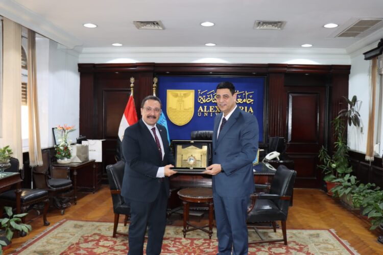 جامعة الإسكندرية تستقبل قائد المنطقة الشمالية العسكرية ورئيس الأكاديمية العربية