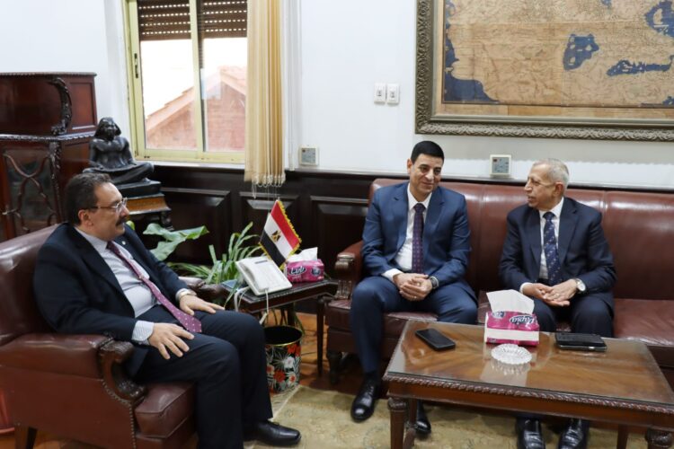 جامعة الإسكندرية تستقبل قائد المنطقة الشمالية العسكرية ورئيس الأكاديمية العربية