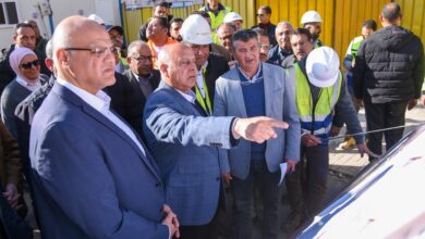 خلال جولته بمحافظة الاسكندرية وزير النقل يتابع مشروع إعادة تطوير ترام الرمل  