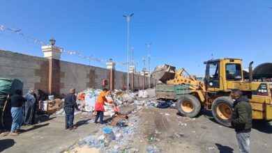 شركة نهضة مصر بالثغر ترفع جميع المخلفات وازالة وكر الفريزة من الموقف الجديد