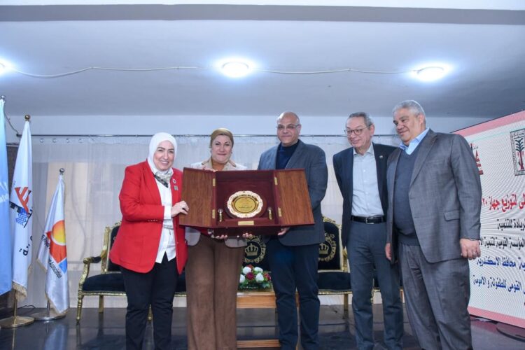 محافظ الإسكندرية  احتفالية تجهيز 120 عريس وعروسة لجمعية الريادة للتنمية