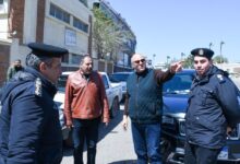 محافظ الإسكندرية بقوم بجولة ميدانية مفاجئة لإعادة الانضباط في الشارع السكندري