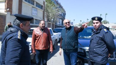 محافظ الإسكندرية بقوم بجولة ميدانية مفاجئة لإعادة الانضباط في الشارع السكندري