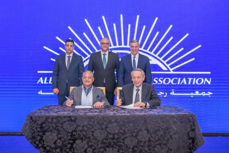 محافظ الإسكندرية: تعزيز دعم جهود التنمية الاقتصادية والاستثمارية بالمحافظة