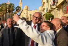 محافظ الإسكندرية يؤدي صلاة عيد الفطر المبارك بمسجد المرسي أبو العباس 