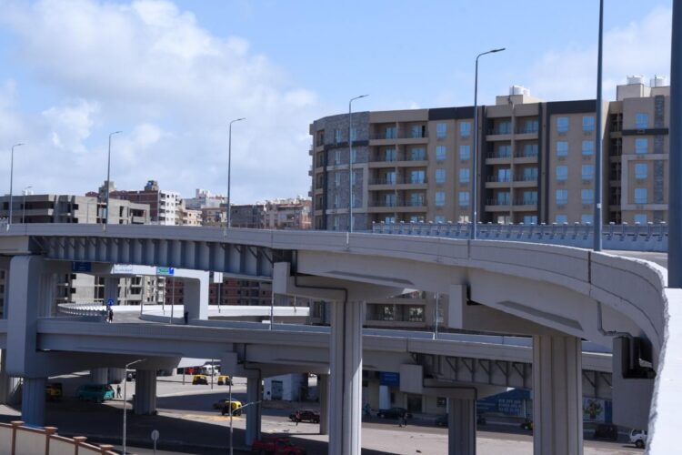 محافظ الإسكندرية يتفقد التشغيل التجريبي للكوبري “كوبري الفريق أول سليمان عزت”