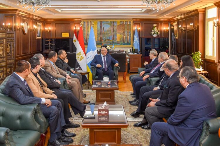 محافظ الإسكندرية يستقبل أعضاء مجلس إدارة جمعية رجال الأعمال