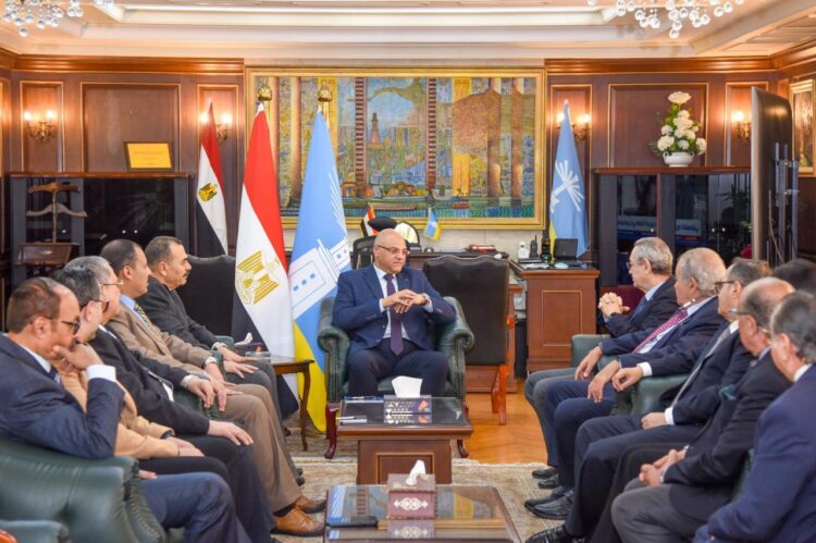 محافظ الإسكندرية يستقبل أعضاء مجلس إدارة جمعية رجال الأعمال