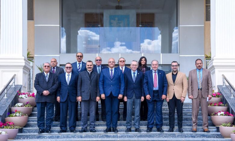 محافظ الإسكندرية يستقبل أعضاء مجلس إدارة جمعية رجال الأعمال