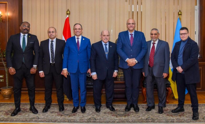 محافظ الإسكندرية يستقبل رئيس هيئة النيابة لدعم منظومة العمل الإداري بالمحافظة