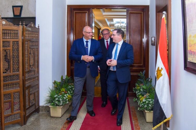 محافظ الإسكندرية يستقبل سفير المملكة المتحدة لبحث سبل التعاون المشترك