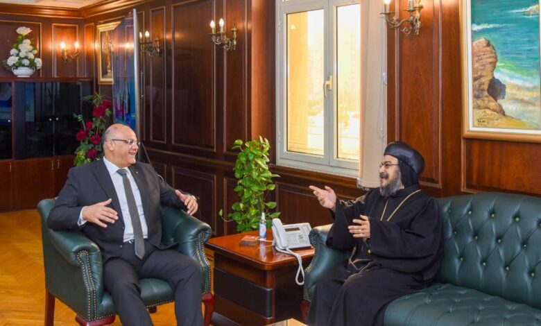 محافظ الإسكندرية يستقبل وفد الكنيسة القبطية الأرثوذكسية