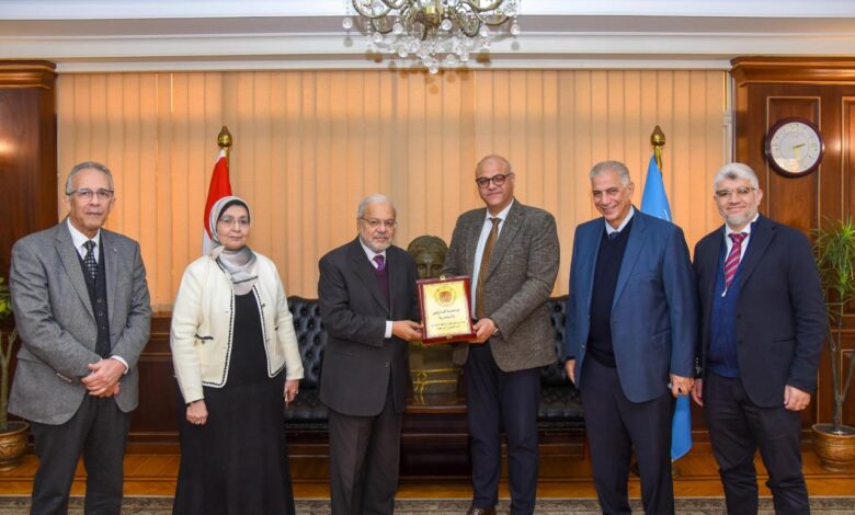 محافظ الإسكندرية يستقبل وفد جامعة فاروس بالإسكندرية لبحث سبل التعاون المشترك