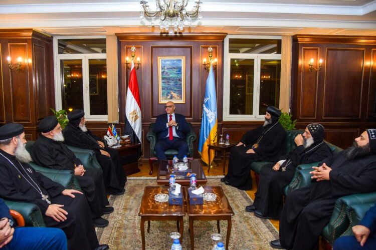 محافظ الإسكندرية يستقبل وفداً من الكنيسة القبطية للتهنئة بمهام منصبه