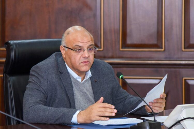 محافظ الإسكندرية يعقد اجتماعاً موسعاً لمتابعة التجهيزات النهائية لاستقبال عيد الفطر المبارك