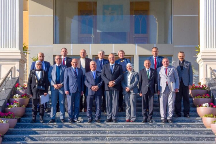 محافظ الإسكندرية يلتقي رئيس الهيئة الوطنية للصحافة ورؤساء مجالس الصحف القومية 