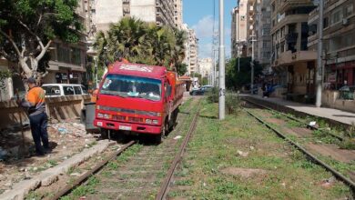 محافظ الإسكندرية يوجه بسرعة رفع المخلفات من محيط الترام 