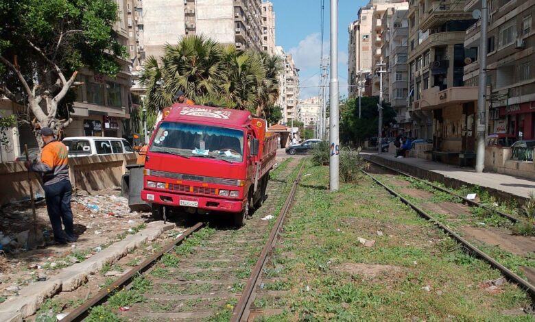 محافظ الإسكندرية يوجه بسرعة رفع المخلفات من محيط الترام