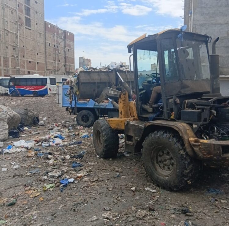 محافظ الإسكندرية يوجه بسرعة رفع المخلفات من محيط الترام