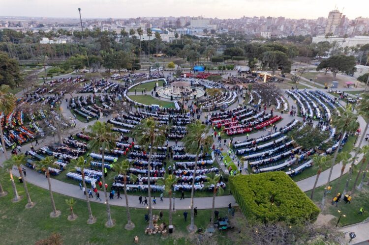 محافظة الإسكندرية تنظم مائدة إفطار جماعي للعاملين بالجهات التنفيذية والخدمية بالمحافظ