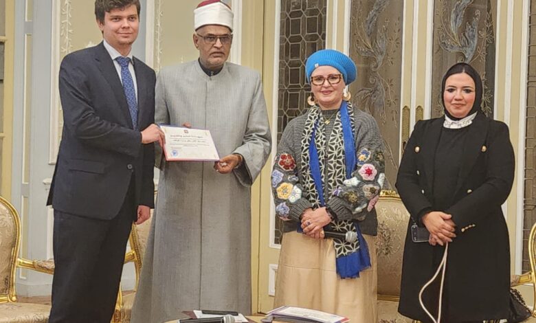 مدير مديرية أوقاف الإسكندرية يلقي محاضرة العمارة والدور الحضاري بالبيت الروسي 