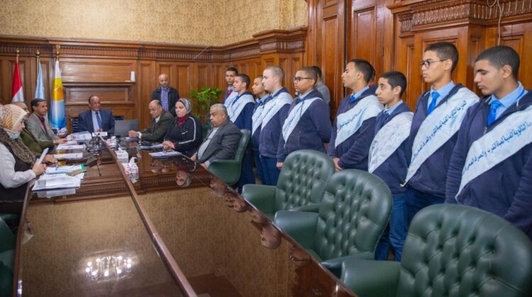 مياه الإسكندرية تكرّم أوائل المدرسة الفنية الثانوية لمياه الشرب والصرف الصحي