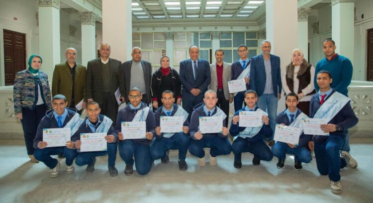 مياه الإسكندرية تكرّم أوائل المدرسة الفنية الثانوية لمياه الشرب والصرف الصحي
