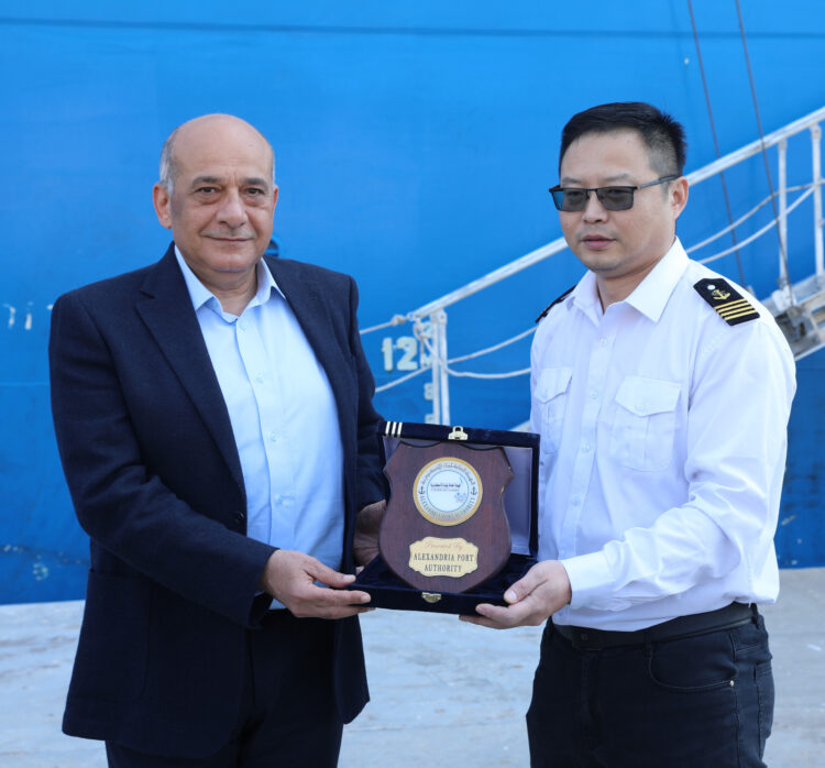 ميناء الإسكندرية تستقبل السفينة WEN JING KOU احد اكبر سفن الرورو